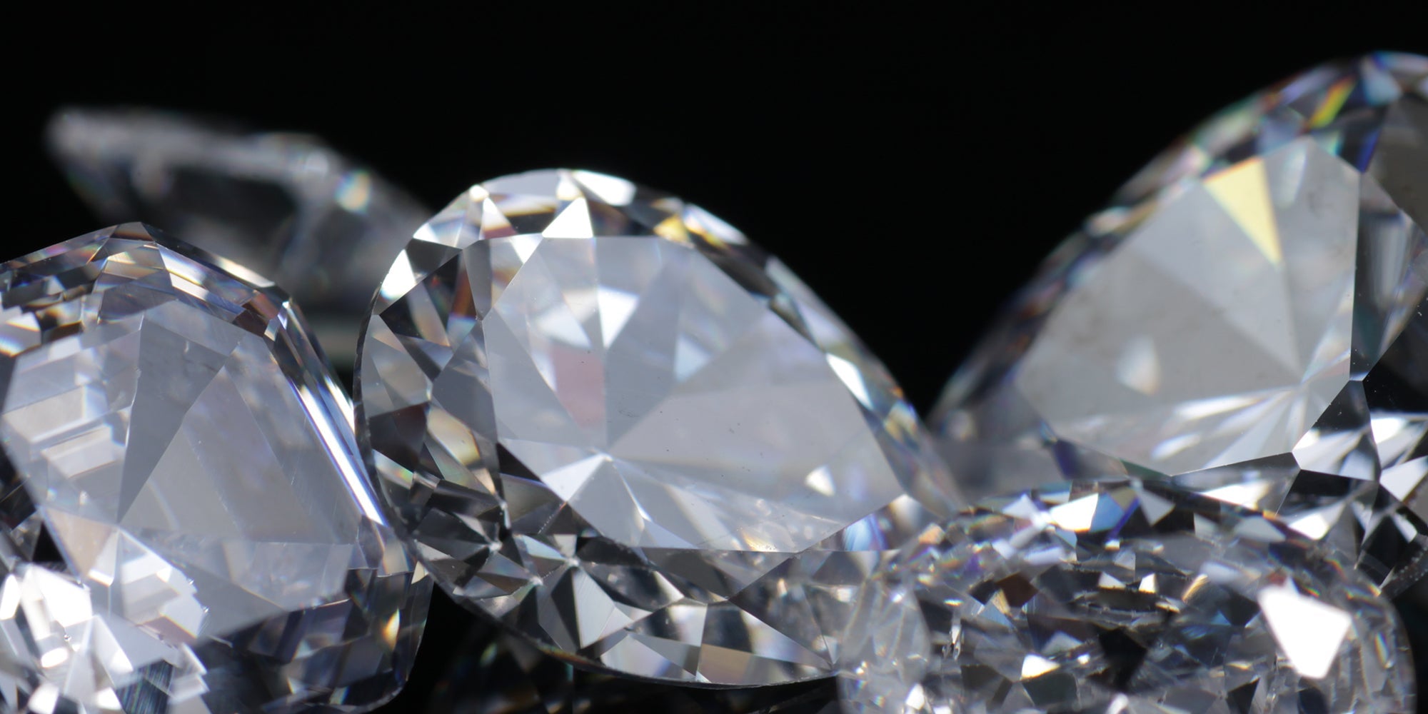 Beyond the Round Brilliant: Why Elongated Cuts are Dominating 2026