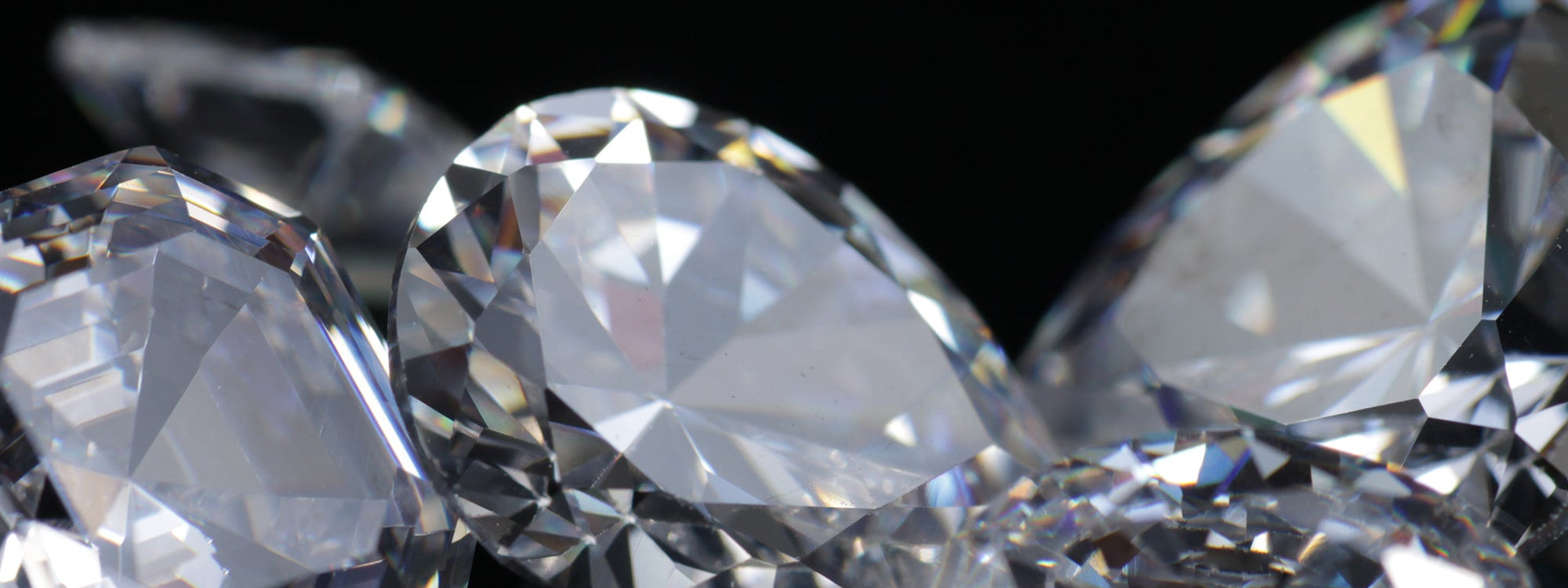 Beyond the Round Brilliant: Why Elongated Cuts are Dominating 2026
