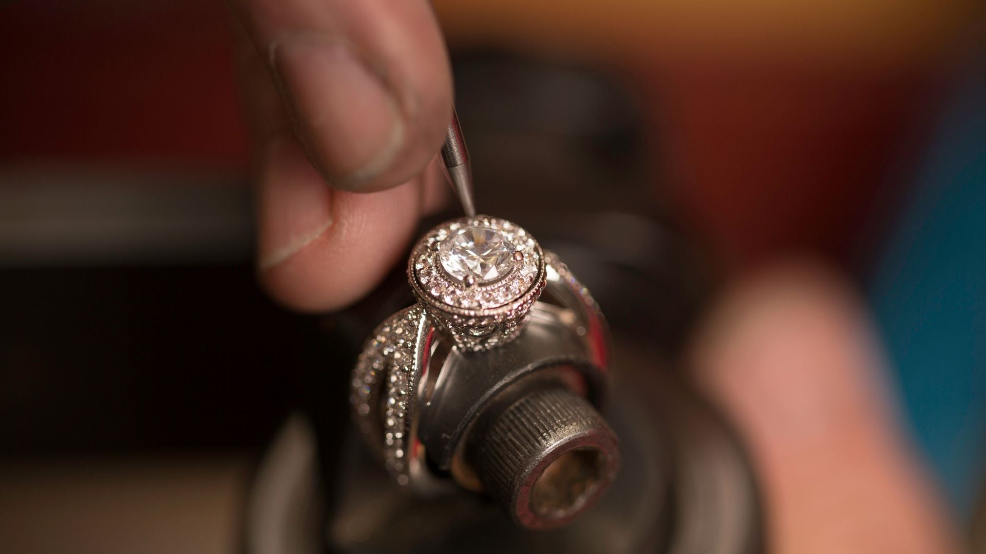 4 Key Elements To Consider When Customizing An Engagement Ring