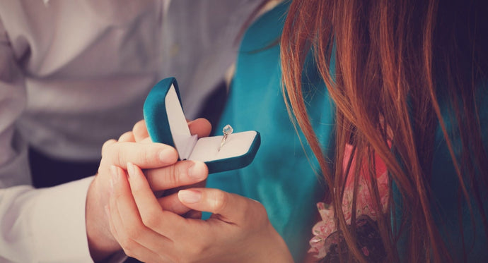 Halo vs. Solitaire: Which Engagement Ring Setting Is Right for You?