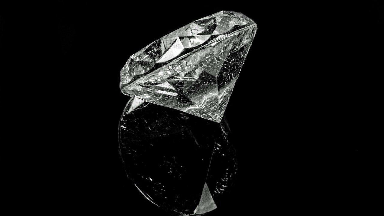 What you should know about Diamond Carat Size