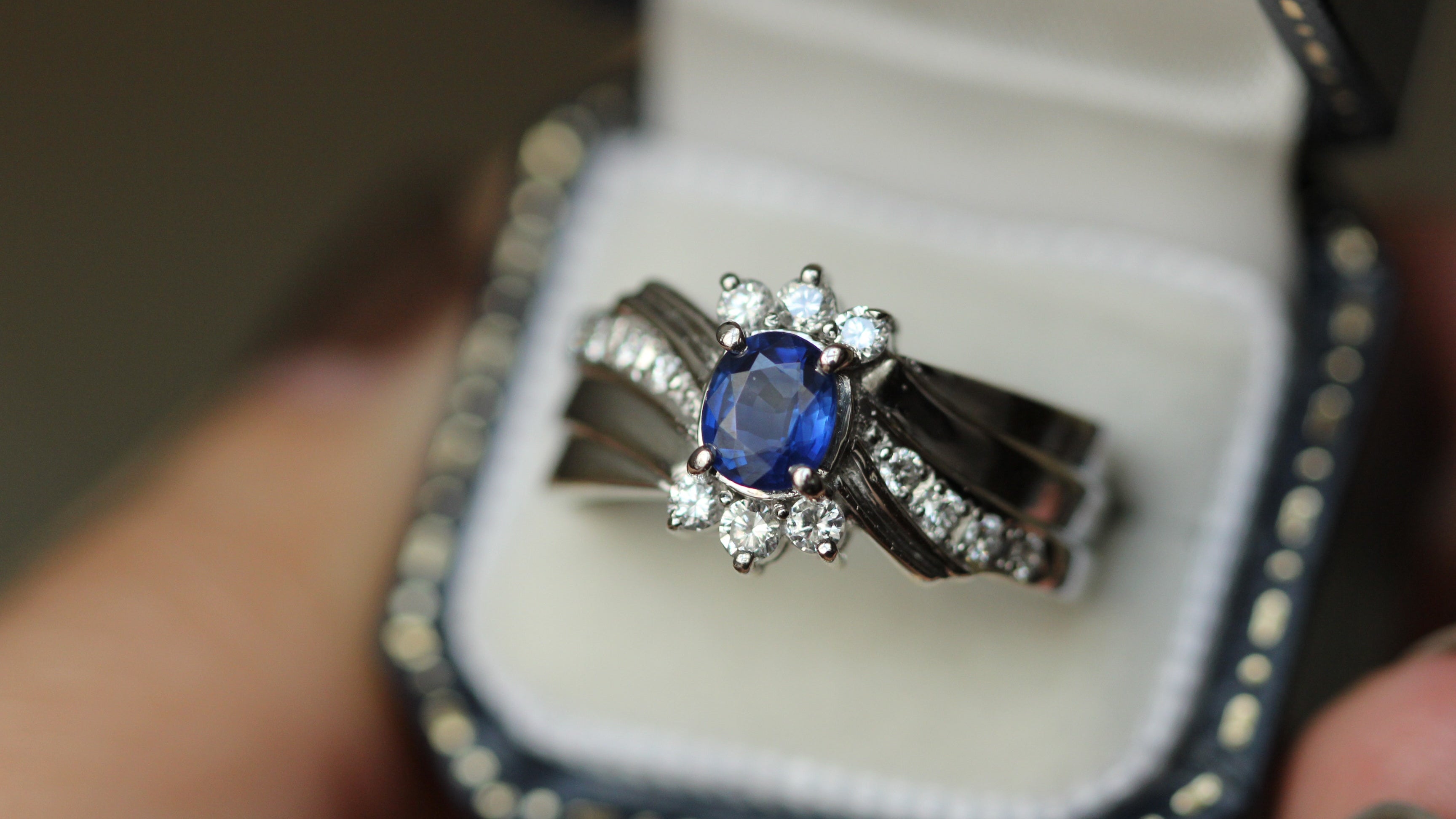 What To Do With Old Engagement Rings?