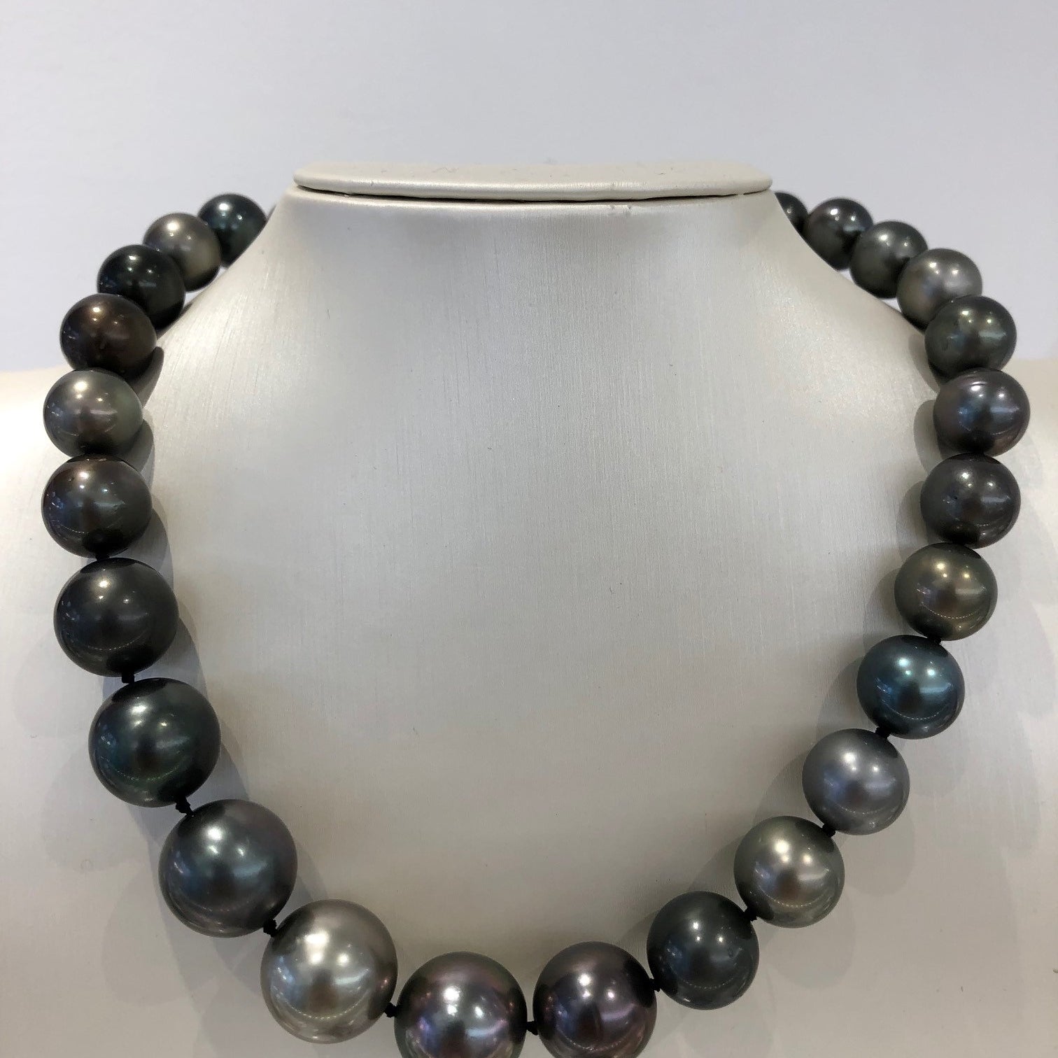 Multi Color Pearl Necklace