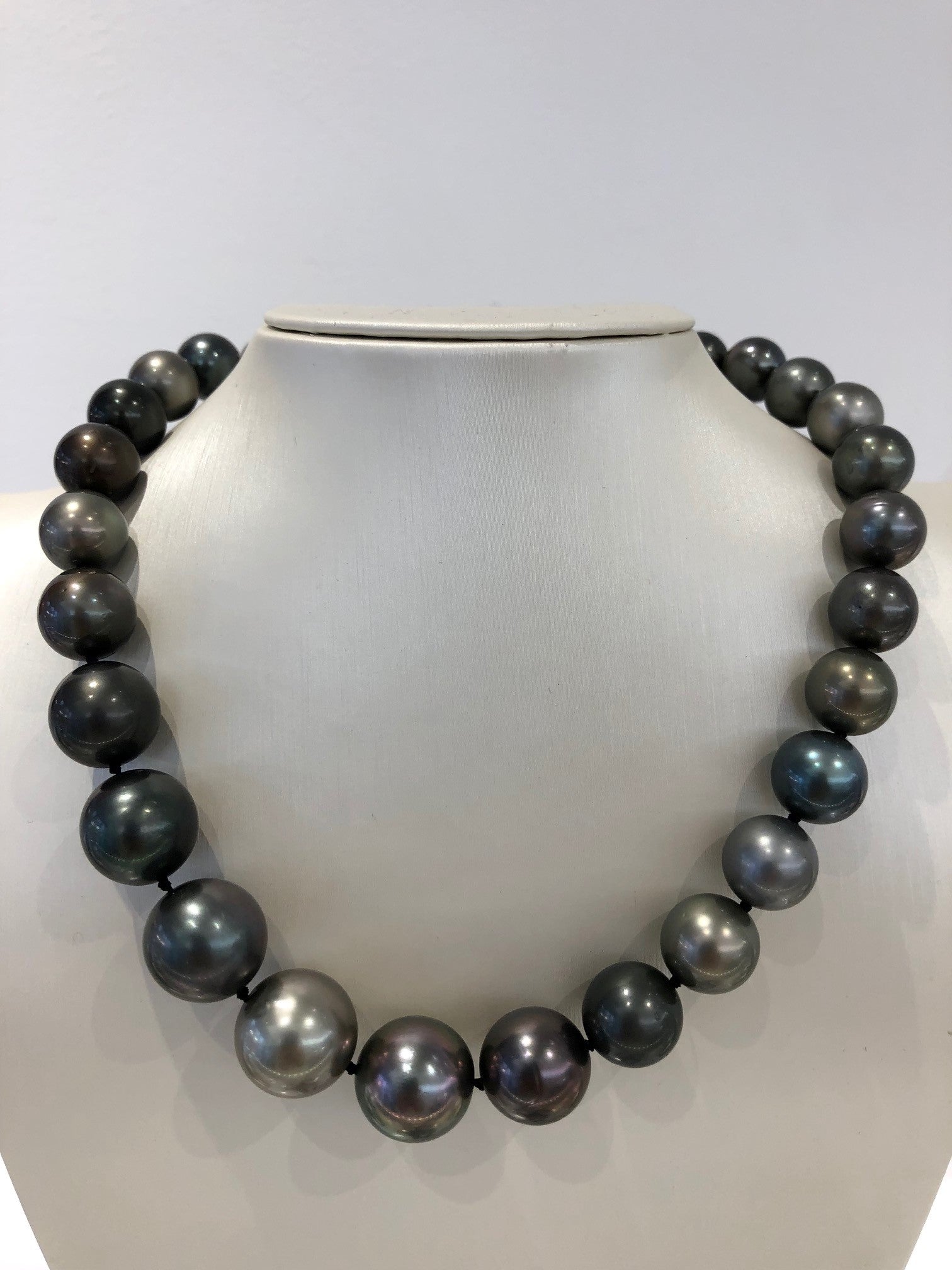 Multi Color Pearl Necklace