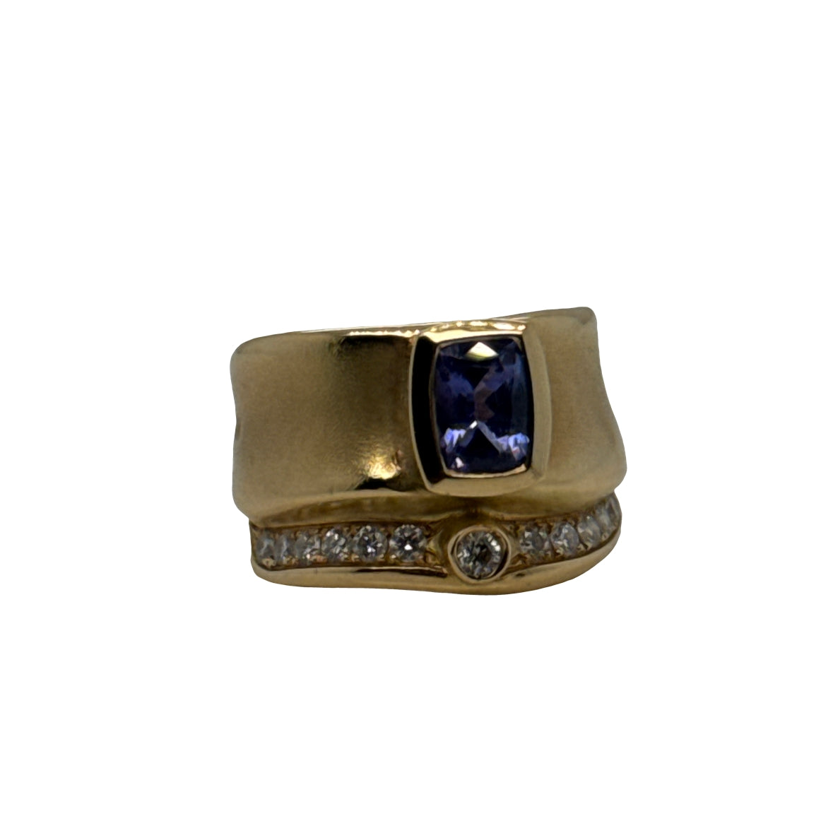 TRUNK SHOW