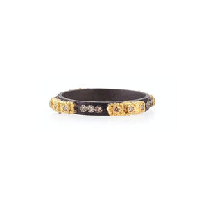 Two-tone band with champagne diamonds