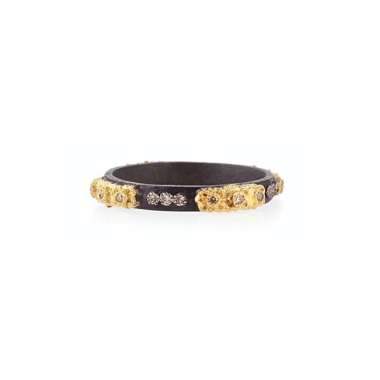 Two-tone band with champagne diamonds